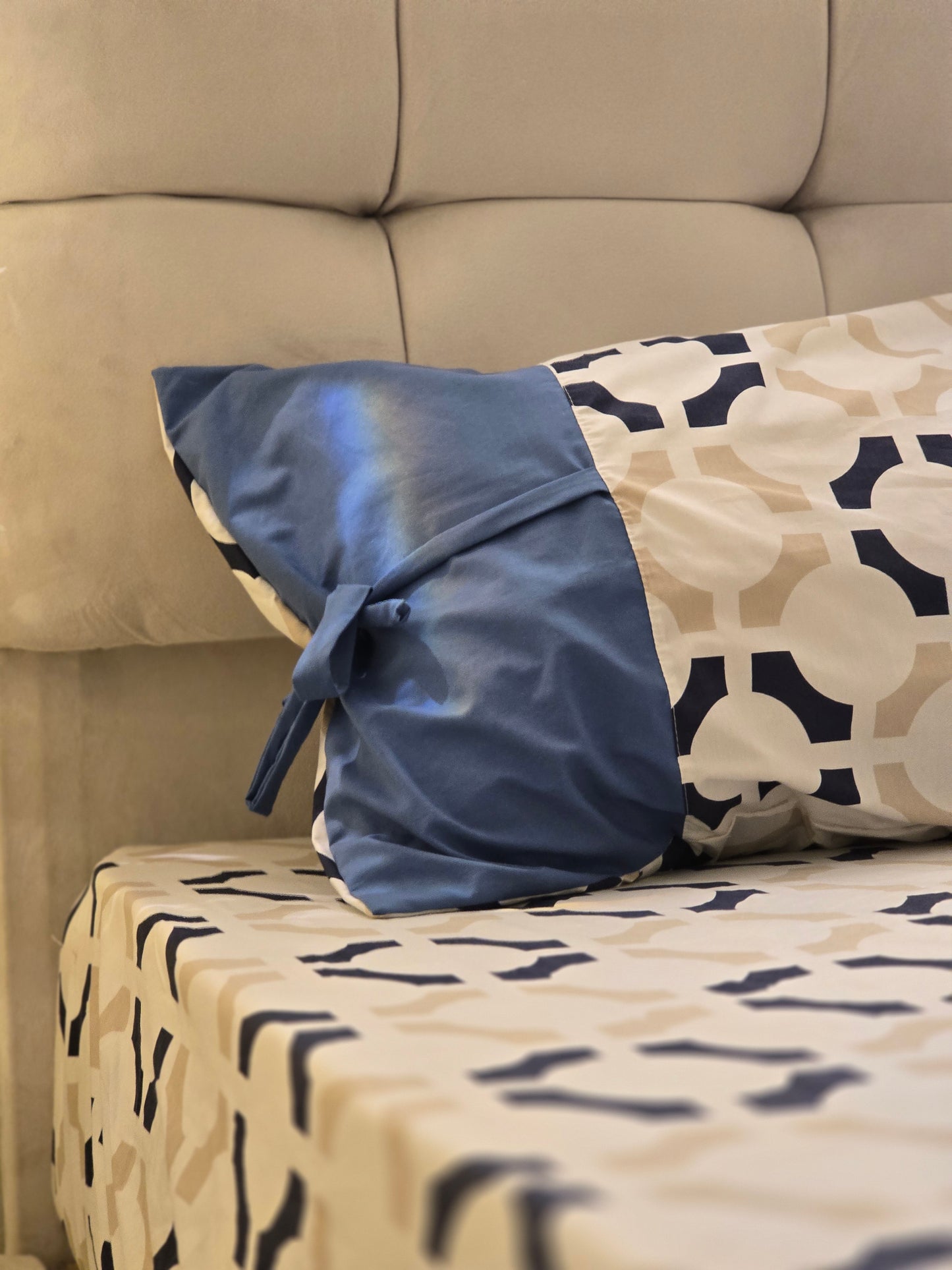 Bow Accent Elastic Bed Set – Premium Egyptian Cotton