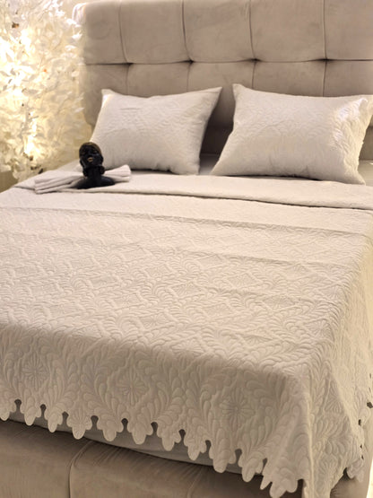 Laser-Cut Cotton Bed Cover – 5 Piece Set