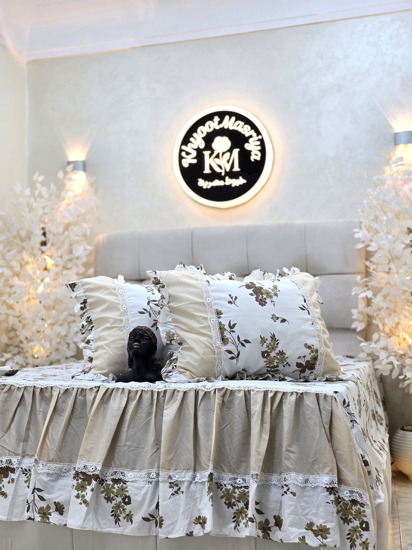 Corniche & Guipure Bed Set – 4 Pieces