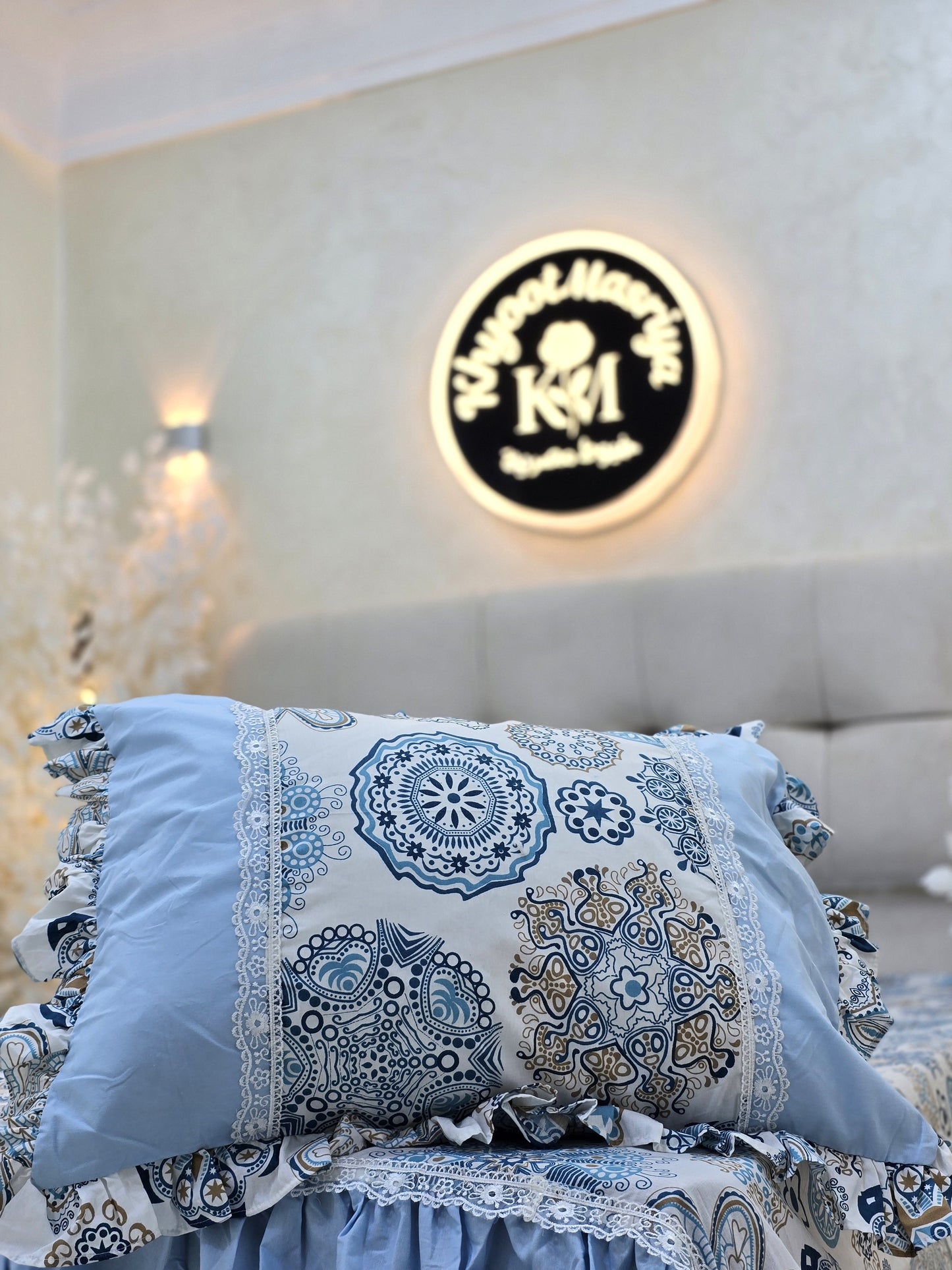 Corniche & Guipure Bed Set – 4 Pieces