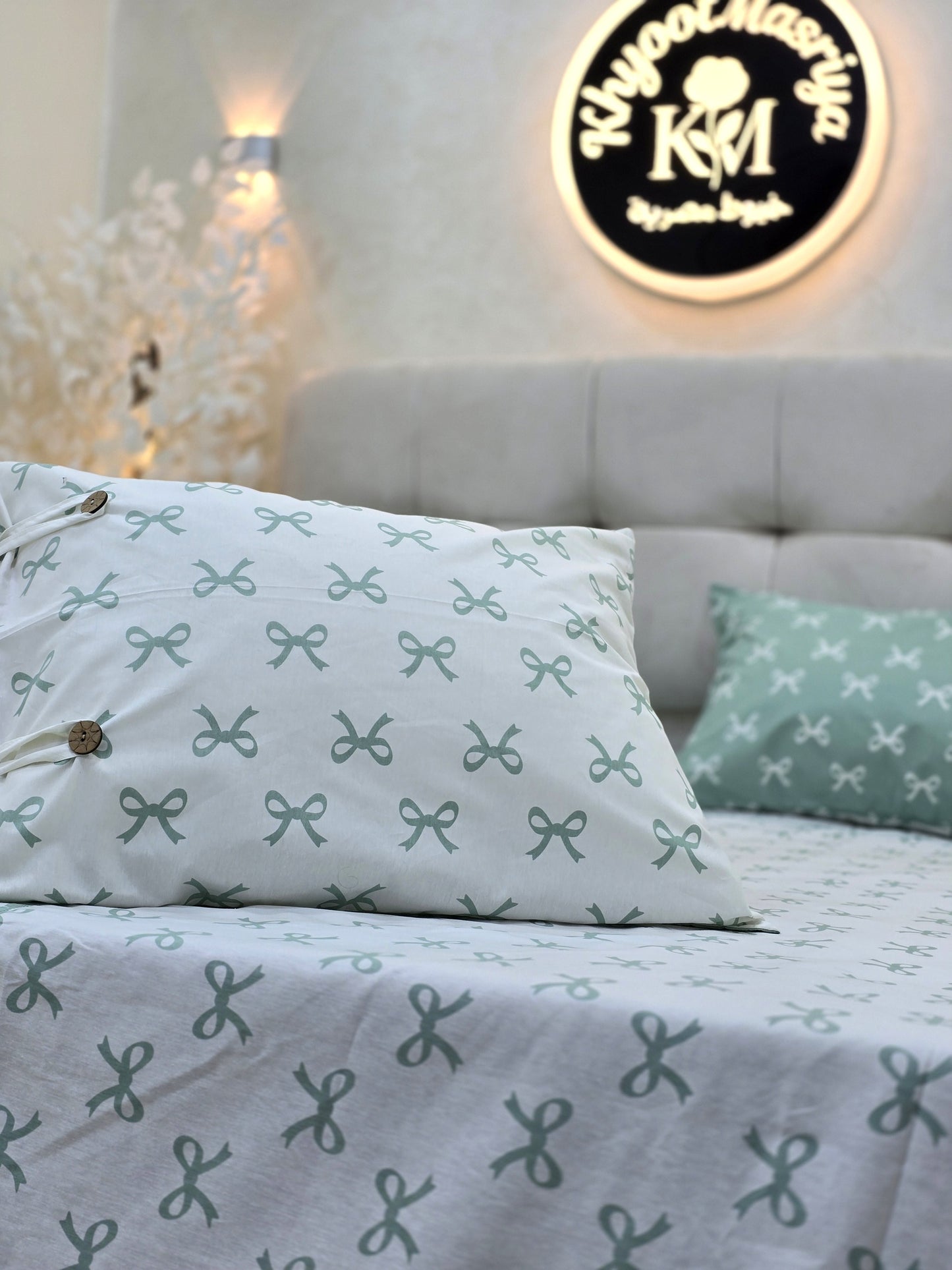 Two-Tone Bed Set – 4 Pieces