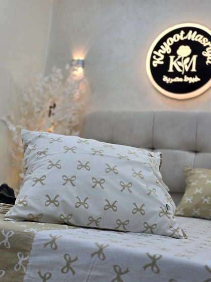 Two-Tone Bed Set – 4 Pieces