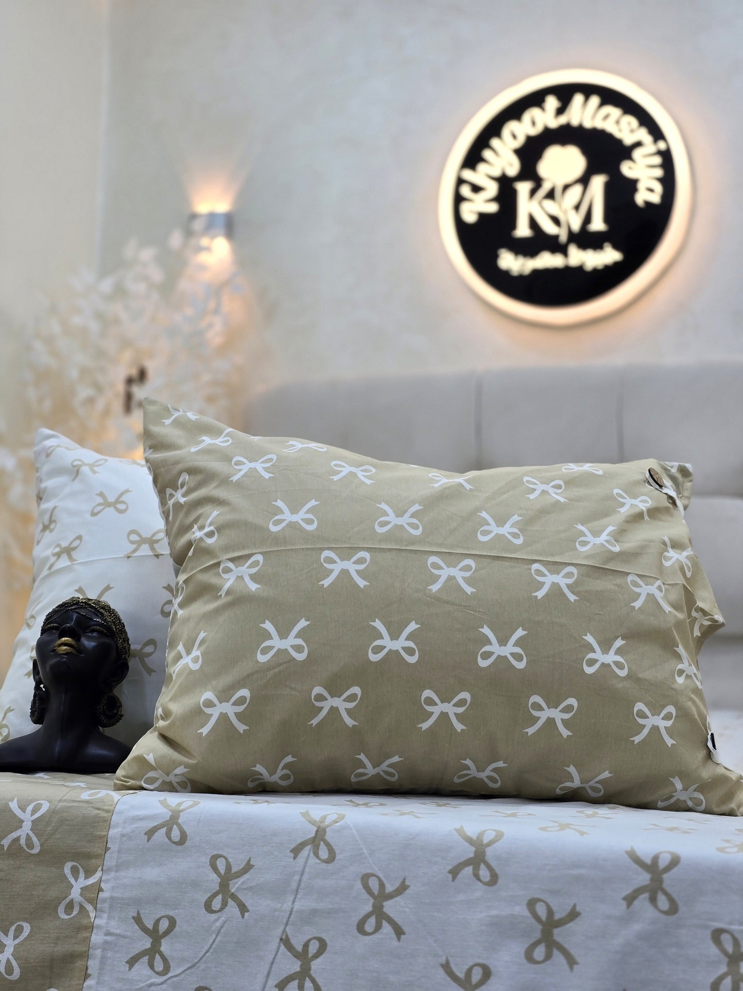 Two-Tone Bed Set – 4 Pieces