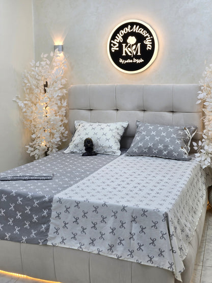 Two-Tone Bed Set – 4 Pieces