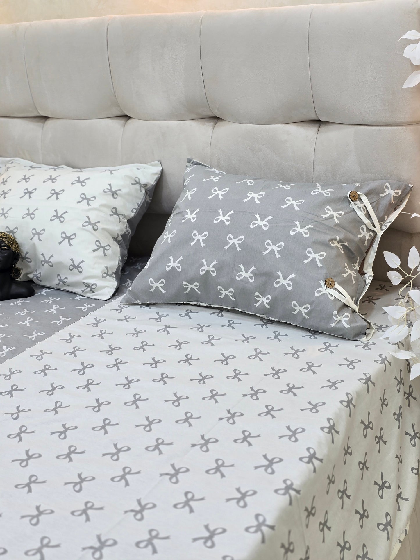 Two-Tone Bed Set – 4 Pieces