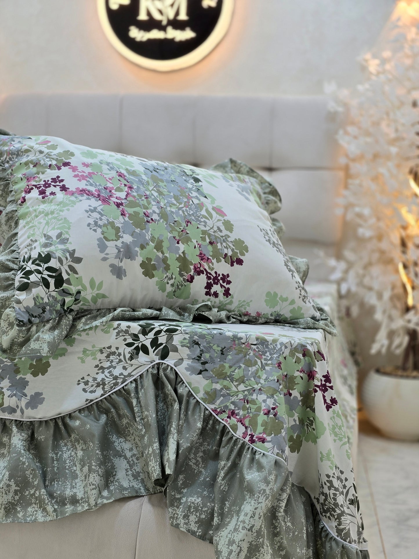 Cotton Ruffled Corniche Bed Set  (4 pcs)