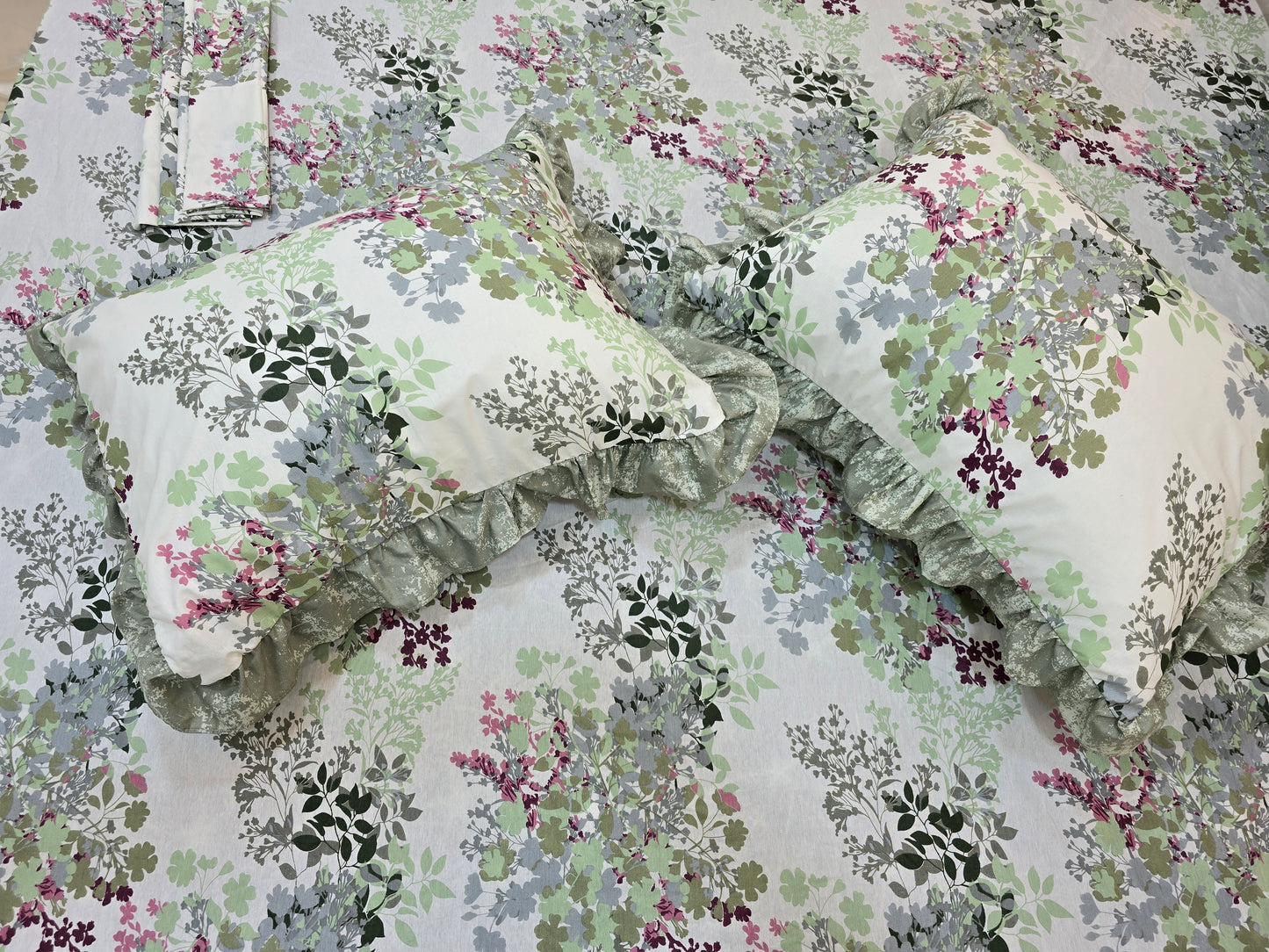 Cotton Ruffled Corniche Bed Set  (4 pcs)