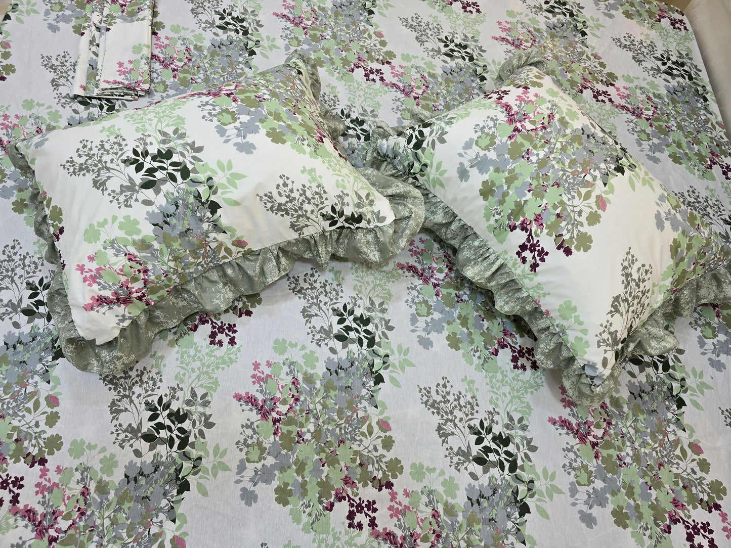 Cotton Ruffled Corniche Bed Set  (4 pcs)