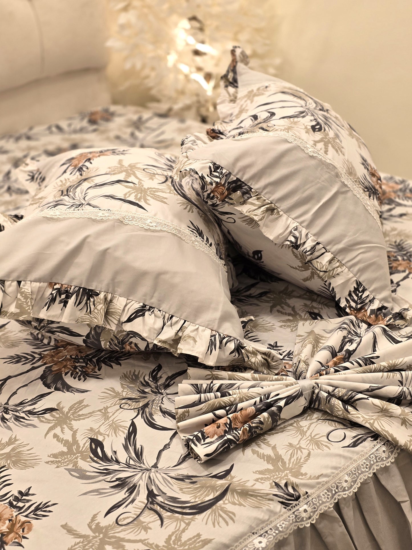 Corniche & Guipure Bed Set – 4 Pieces